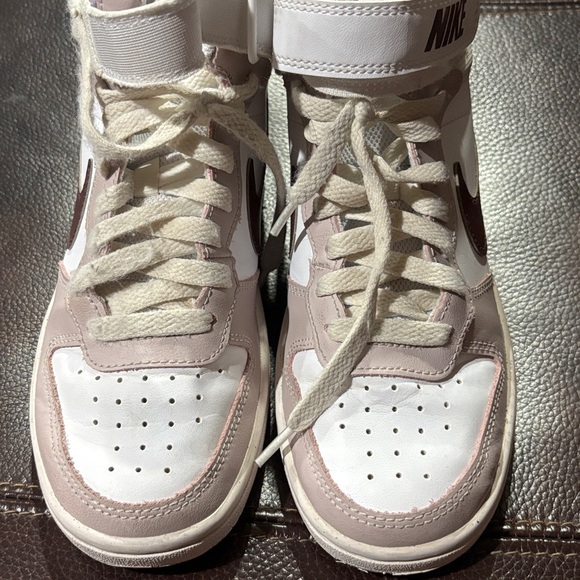 Nike Shoes - Picture 6 of 7